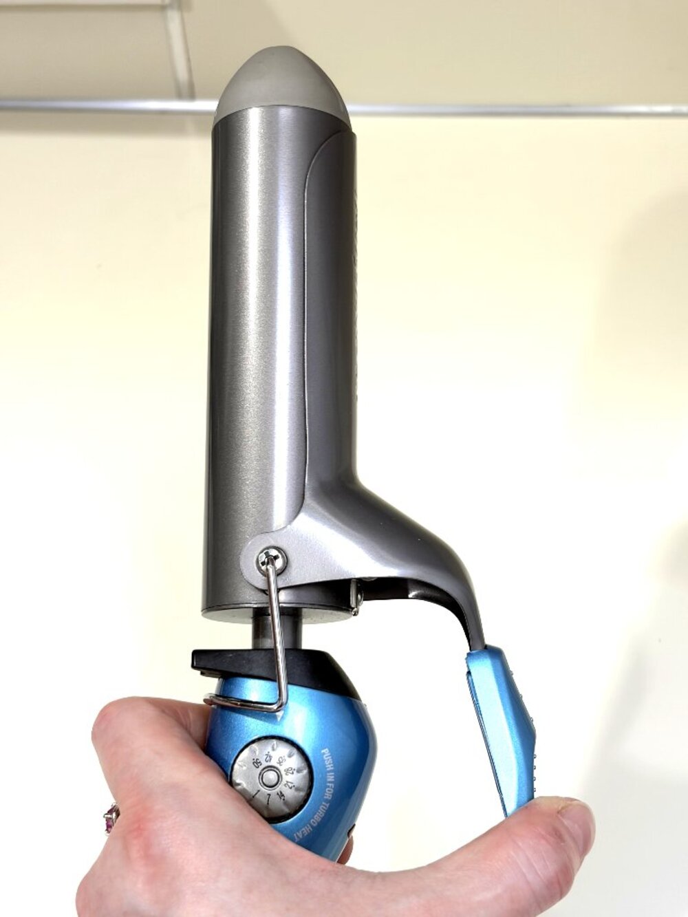 NWOT BaBylissPRO Nano Titanium 1¼" Spring Curling Iron Blue - Picture 2 of 8